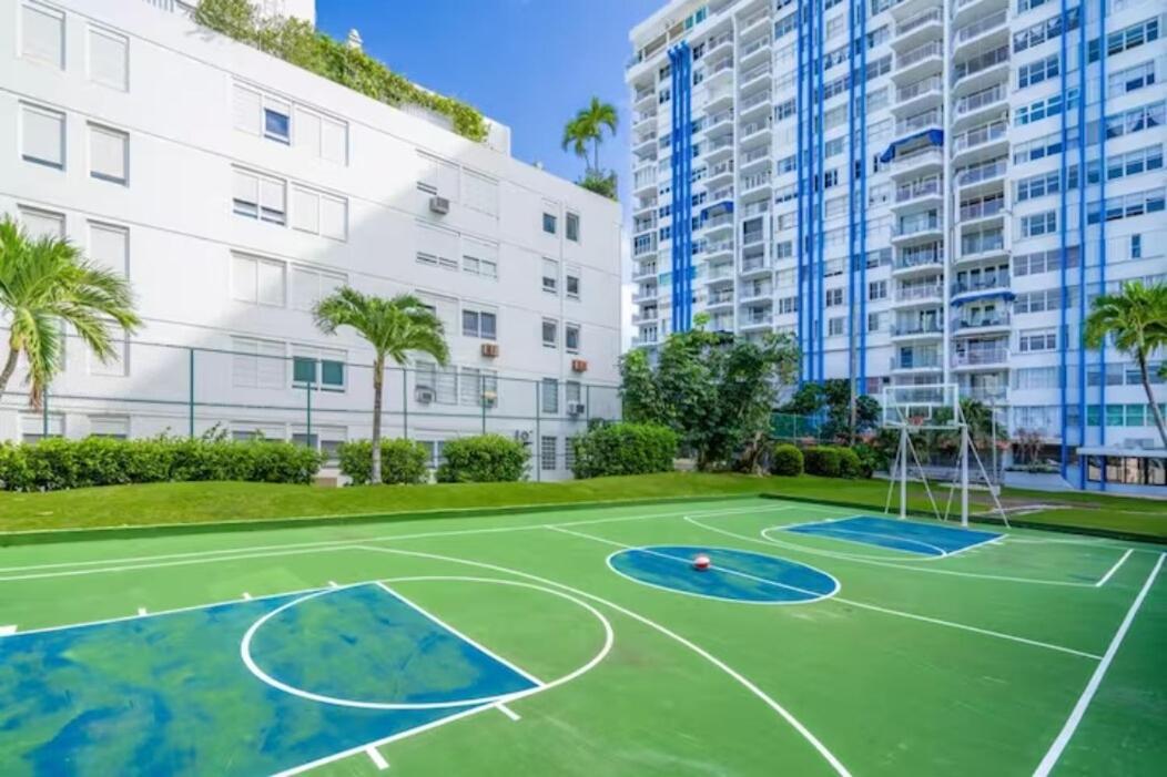 Sunset Paradise Cozy Beachfront Escape - Isla Verde San Juan Extérieur photo